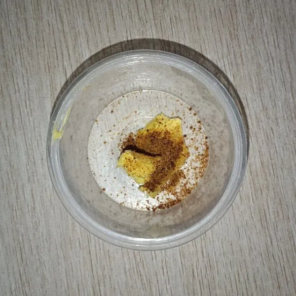 Campur mentega, brown sugar dan gula palem.