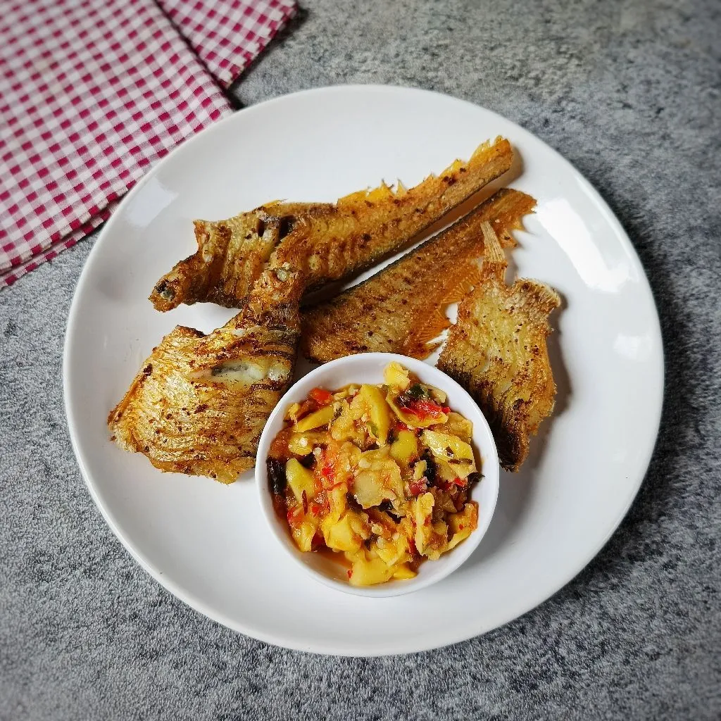 Ikan Bulu Ayam Sambal Mangga