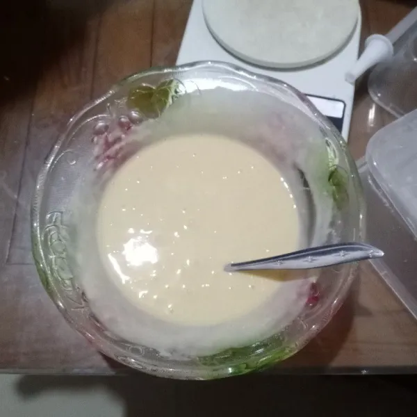 Aduk rata sampai tidak ada yang mengumpal.