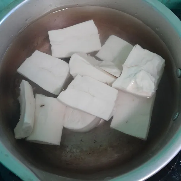 Rebus singkong sampai empuk.