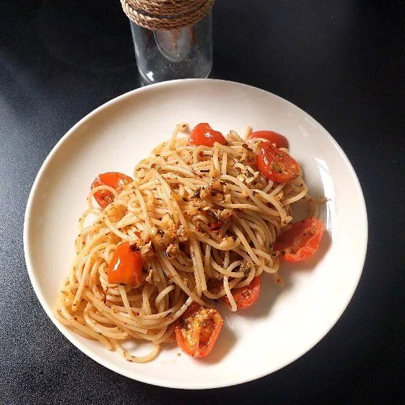 Spaghetti Chilli Tomato Cherry