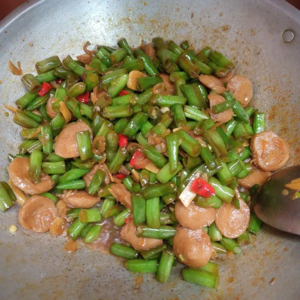 Masak sampai kandungan air menyusut.