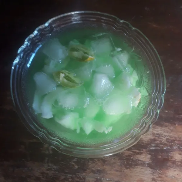 Tambahkan air jeruk nipis, aduk rata dan sajikan.