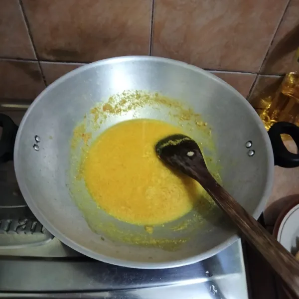 Aduk rata dan masak hingga air mendidih.