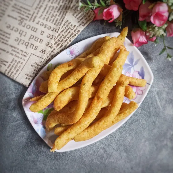 Setelah otak-otak matang, angkat, lalu tiriskan