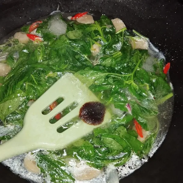 Bumbu kaldu bubuk dan saos tiram.