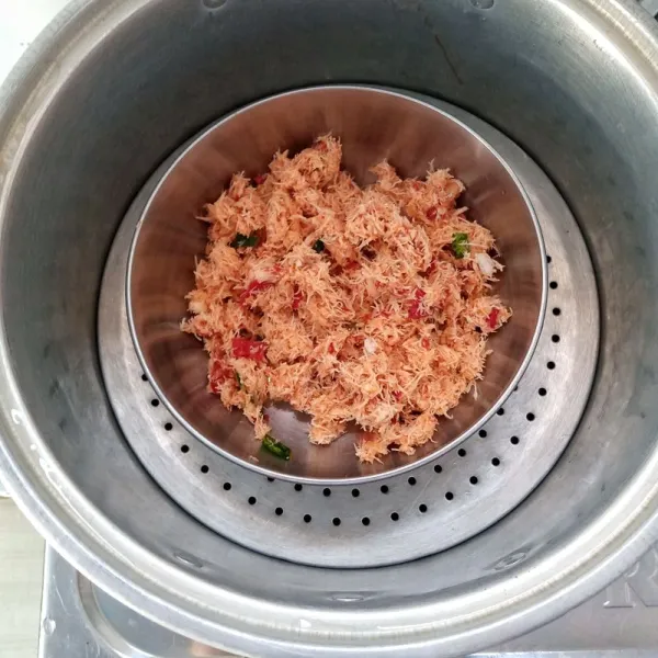 Kukus bumbu selama 10-15 menit.