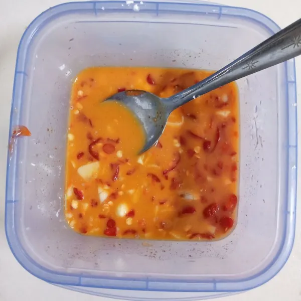 Campur semua bahan saus. Aduk rata.