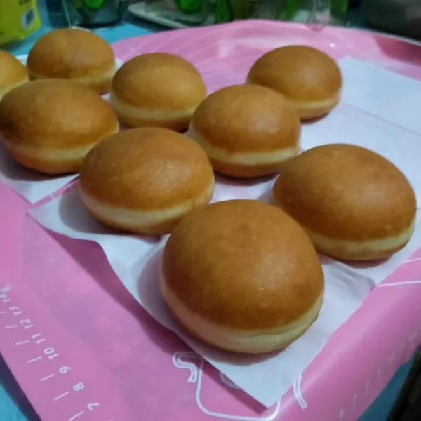 Goreng semua sampai selesai, proofing yang pas membuat white ring muncul. Tiriskan minyaknya.