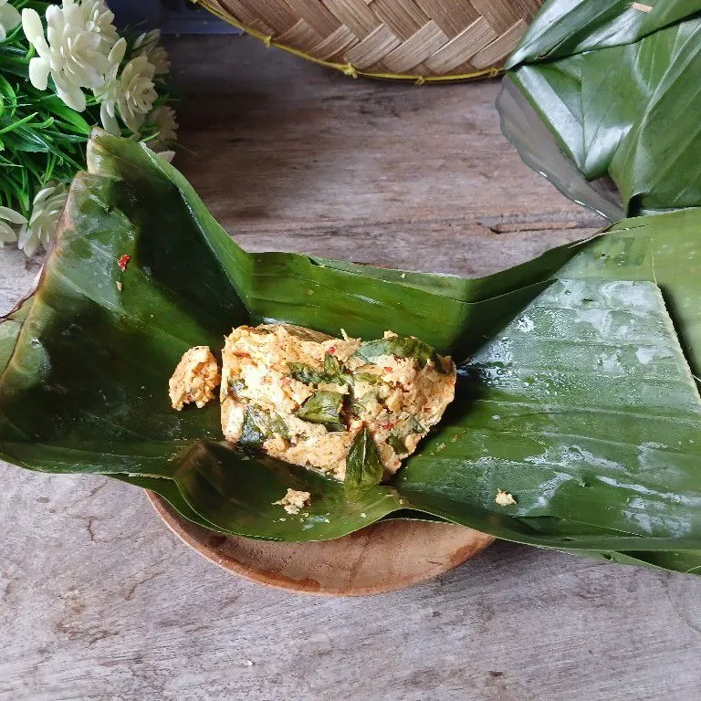 Pepes Tahu Kemangi