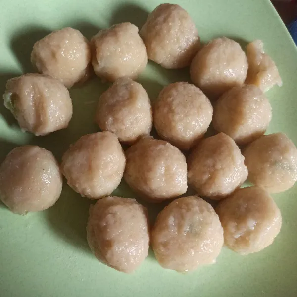 Setelan matang, angkat dan tiriskan, diamkan hingga dingin.