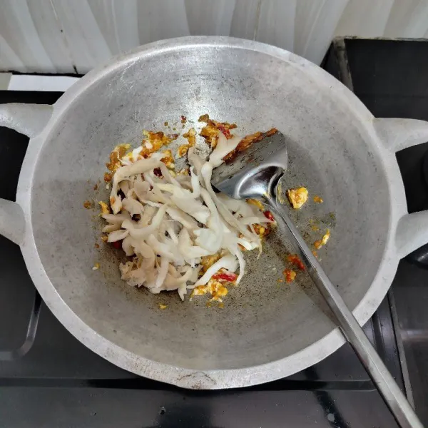 Resep Nasi Goreng Jamur Tiram Sederhana Rumahan di Yummy App