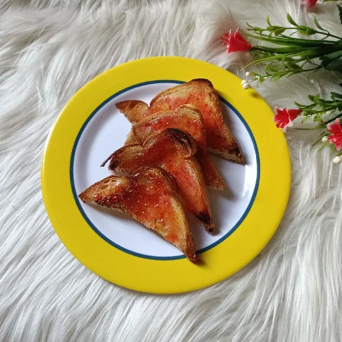 Triangle Strawberry Toast