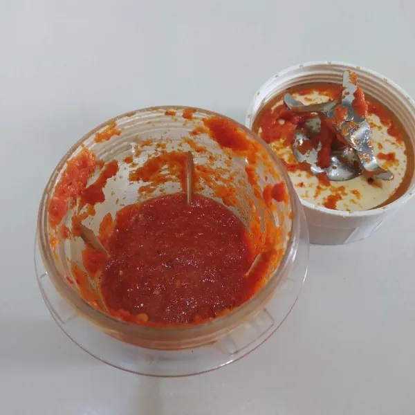 Blender bumbu halus.