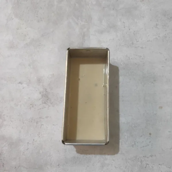 Tuang lapisan coklat muda. Lakukan berselang seling sampai semua bahan selesai. Biarkan dingin, masukkan dalam kulkas. Siap disajikan dingin lebih nikmat.