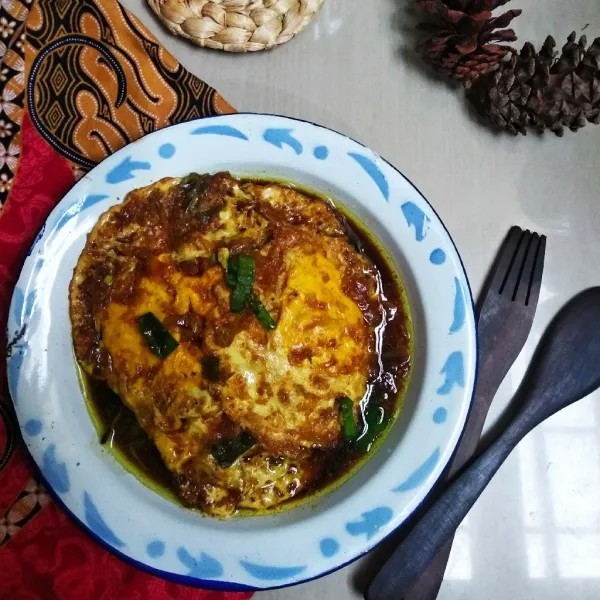 Siap disajikan dengan nasi hangat.