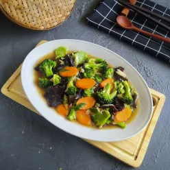 Tumis Brokoli & Jamur Kuping