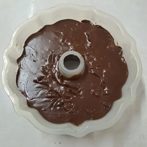 Tuang adonan ke dalam cetakan puding, tunggu sampai adonan set. Masukkan ke dalam kulkas sampai dingin, sajikan.