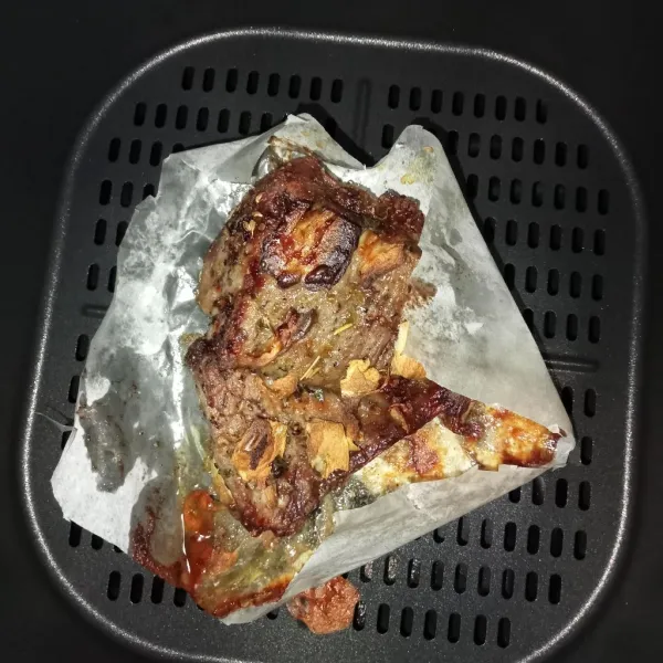 Setelah 10 menit keluarkan daging.
