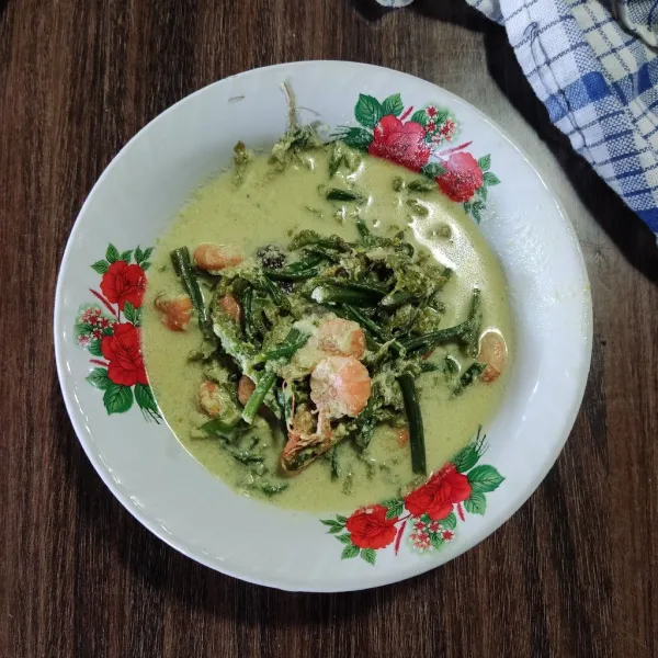Terakhir masukkan jeruk nipis dan sajikan.