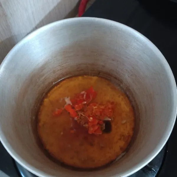 Masukkan bumbu ulegan tadi.