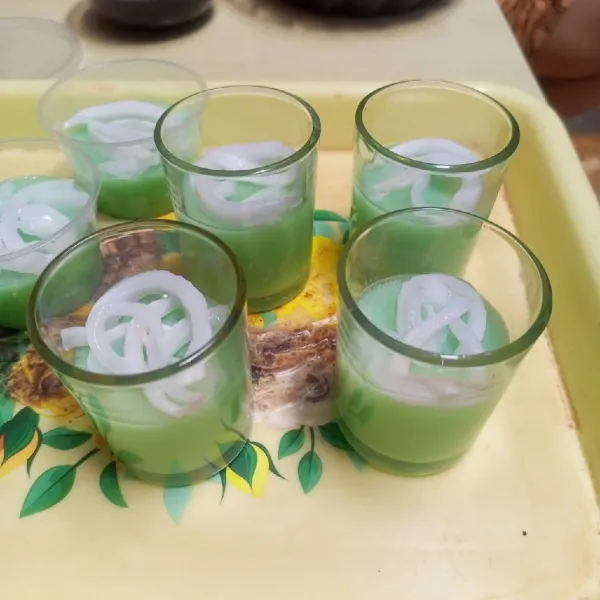 Tata kelapa muda.