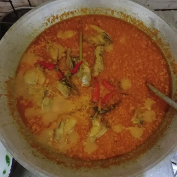 Masukkan cabe rawit.