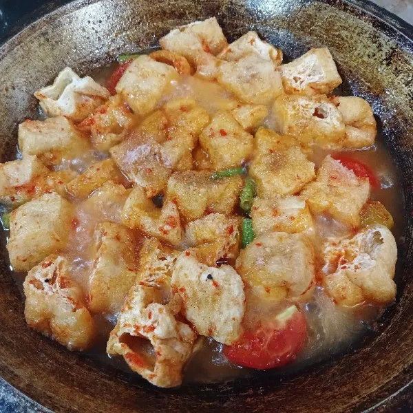 Beri seasoning, garam gula dan kaldu jamur. Aduk rata.