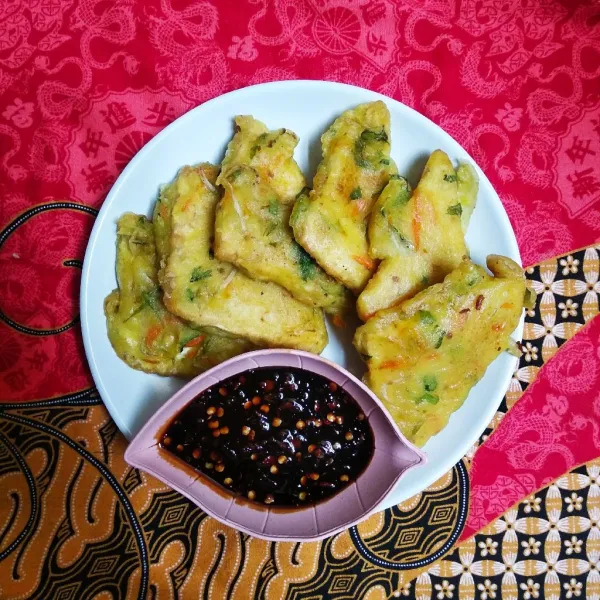 Siap disajikan dengan sambal kecap atau cabe rawit.