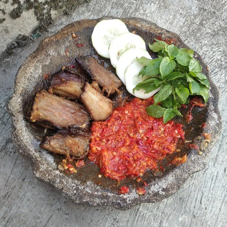 Sambel Pecak Ikan Asap