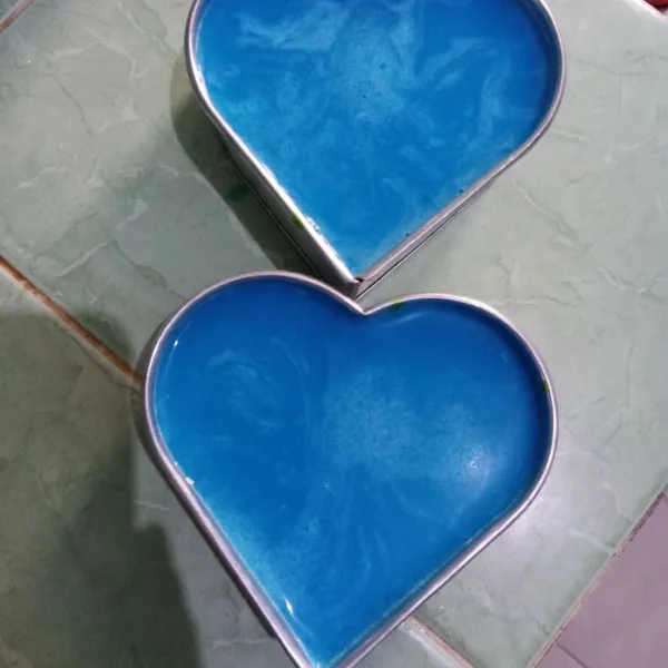 Timpa di atas lapisan hijau, biarkan set.