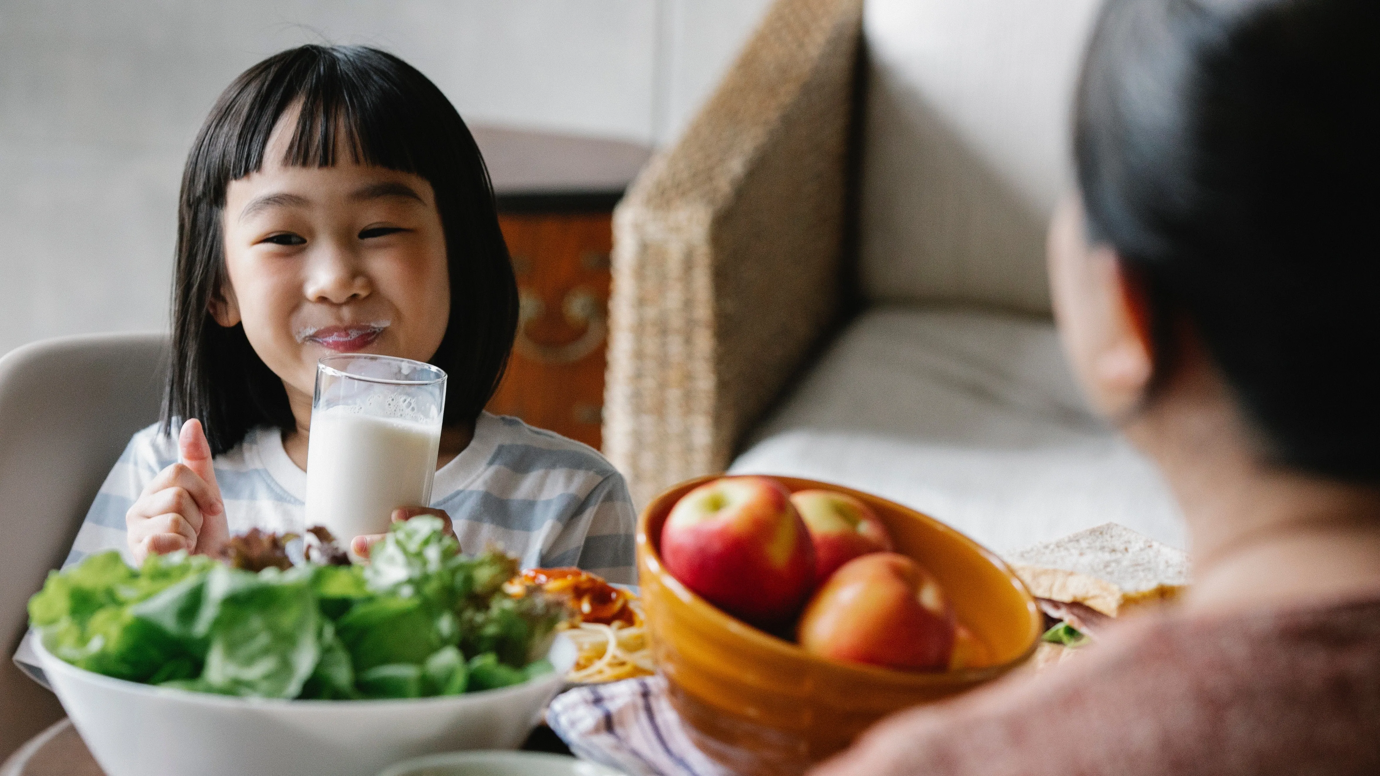 7 Susu Penambah Berat Badan Anak Terbaik