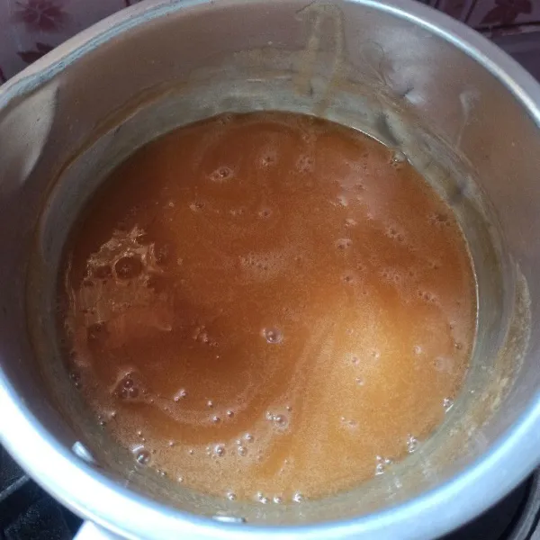 Terakhir masukkan larutan tepung maizena, masak hingga mengental.