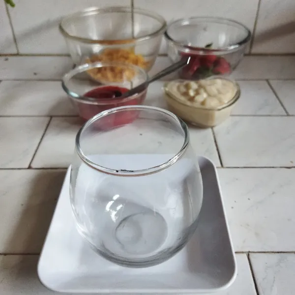 Siapkan jar atau gelas.