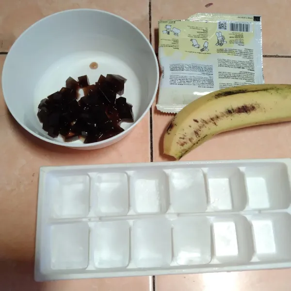 Siapkan bahan.