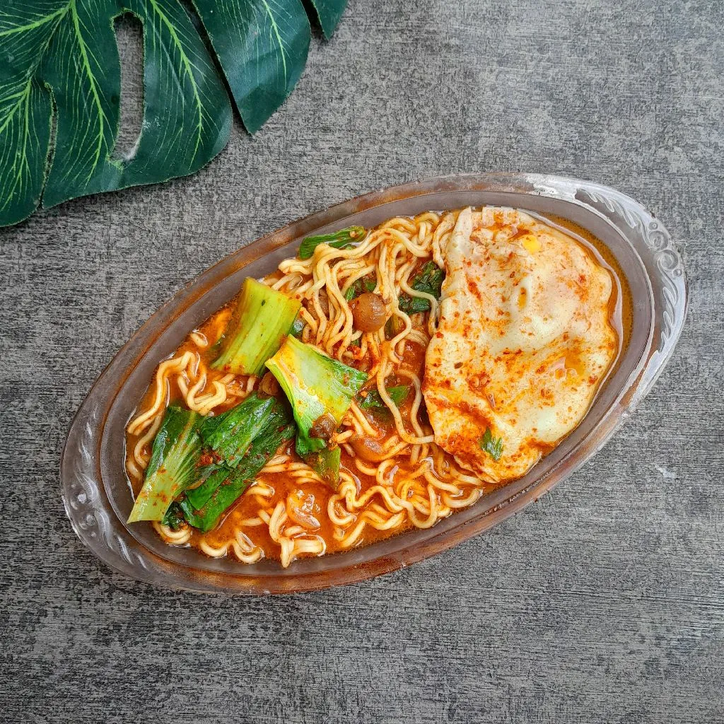 Mie Kuah Pedas Sayur Pokcoy