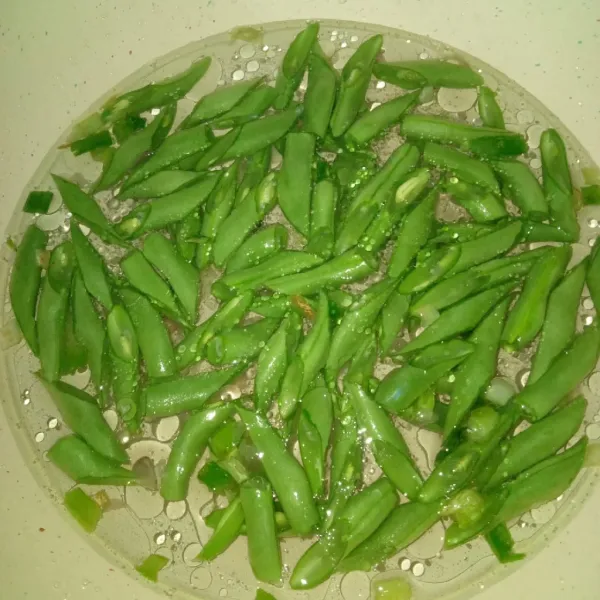 Lalu masukkan buncis.