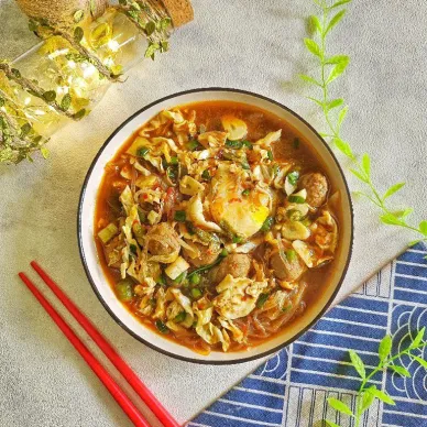 Mie Shiirataki Sayur Kol Kuah Pedas
