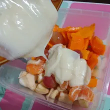 Tuang ke dalam potongan buah