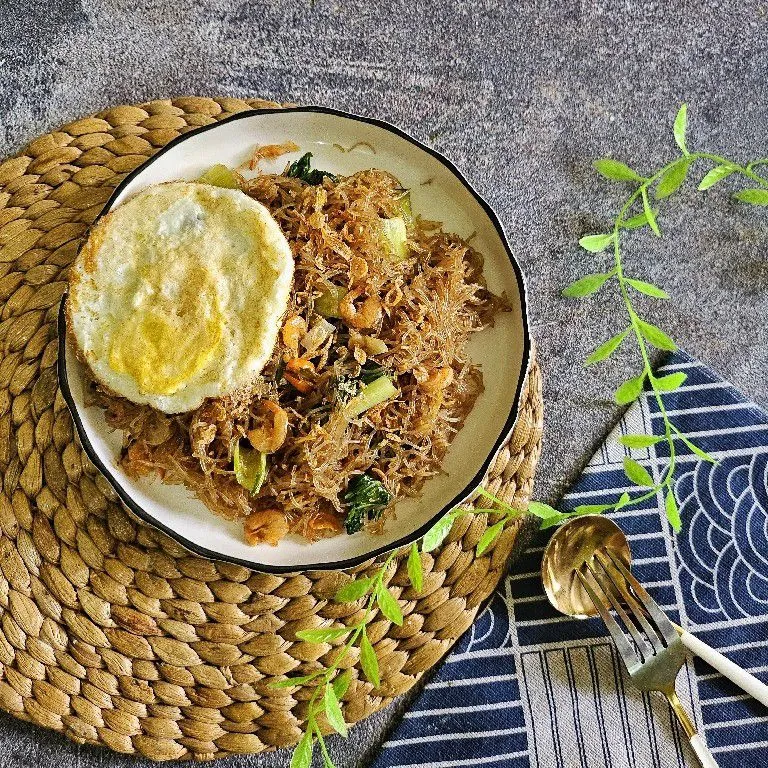 Bihun Goreng Kecap Udang Peci