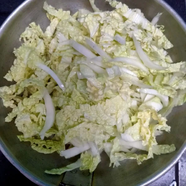Masukkan sawi putih.