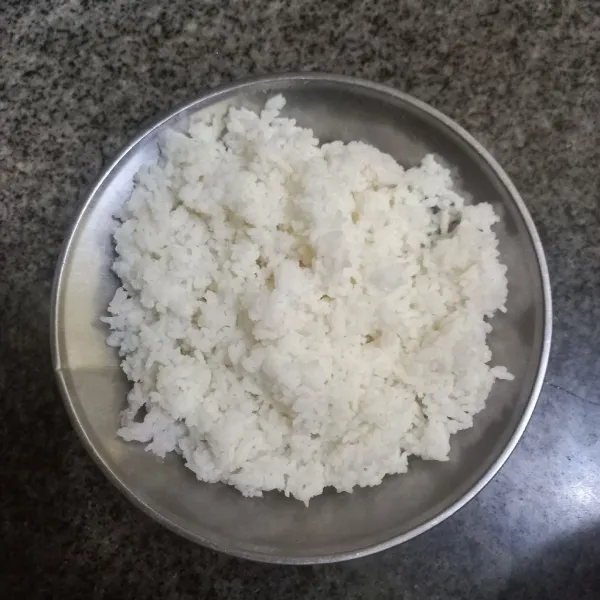 Pastikan nasi tidak bergerindil.
