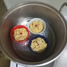 Kukus tahu hingga matang.