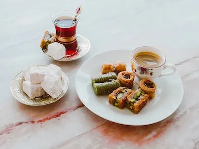 Baklava, teh Turki, dan manisan
