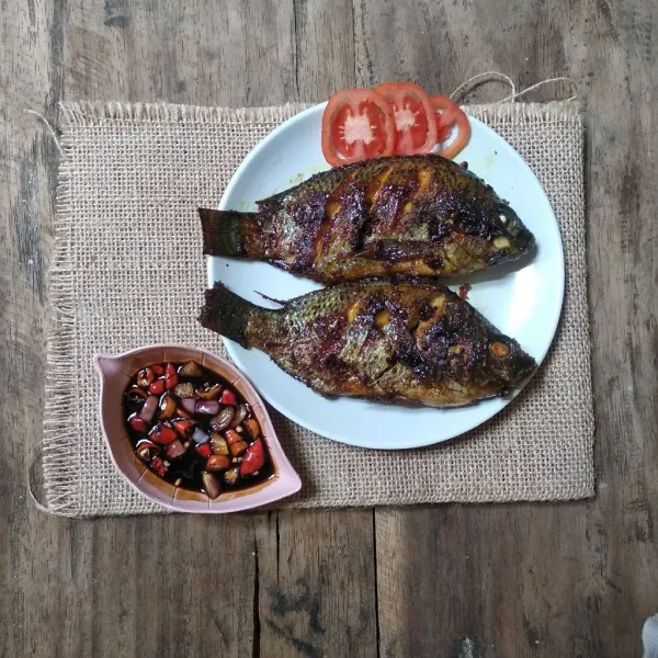 Siap disajikan dengan sambal kecap atau sambal tomat.