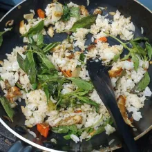 Masukkan daun kemangi.