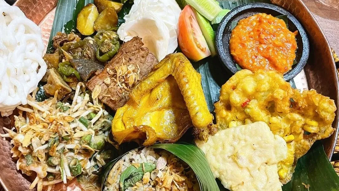 nasi tutug oncom makanan khas bandung