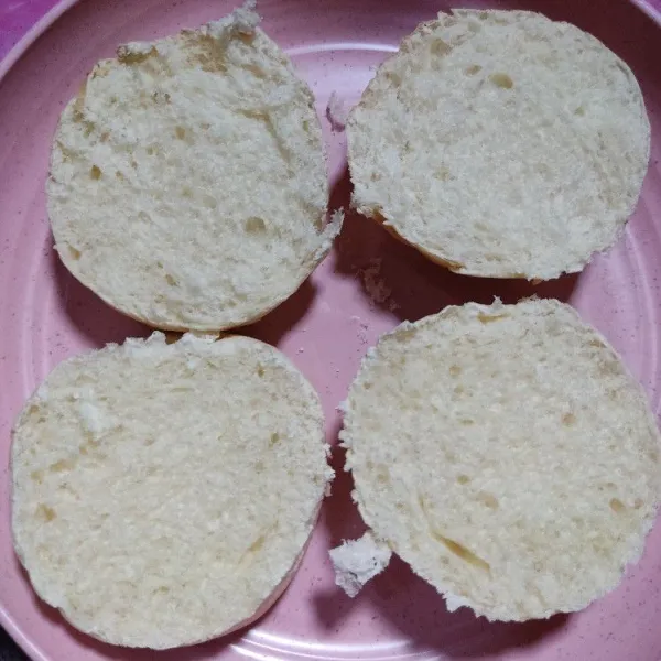 Belah 2 roti bun