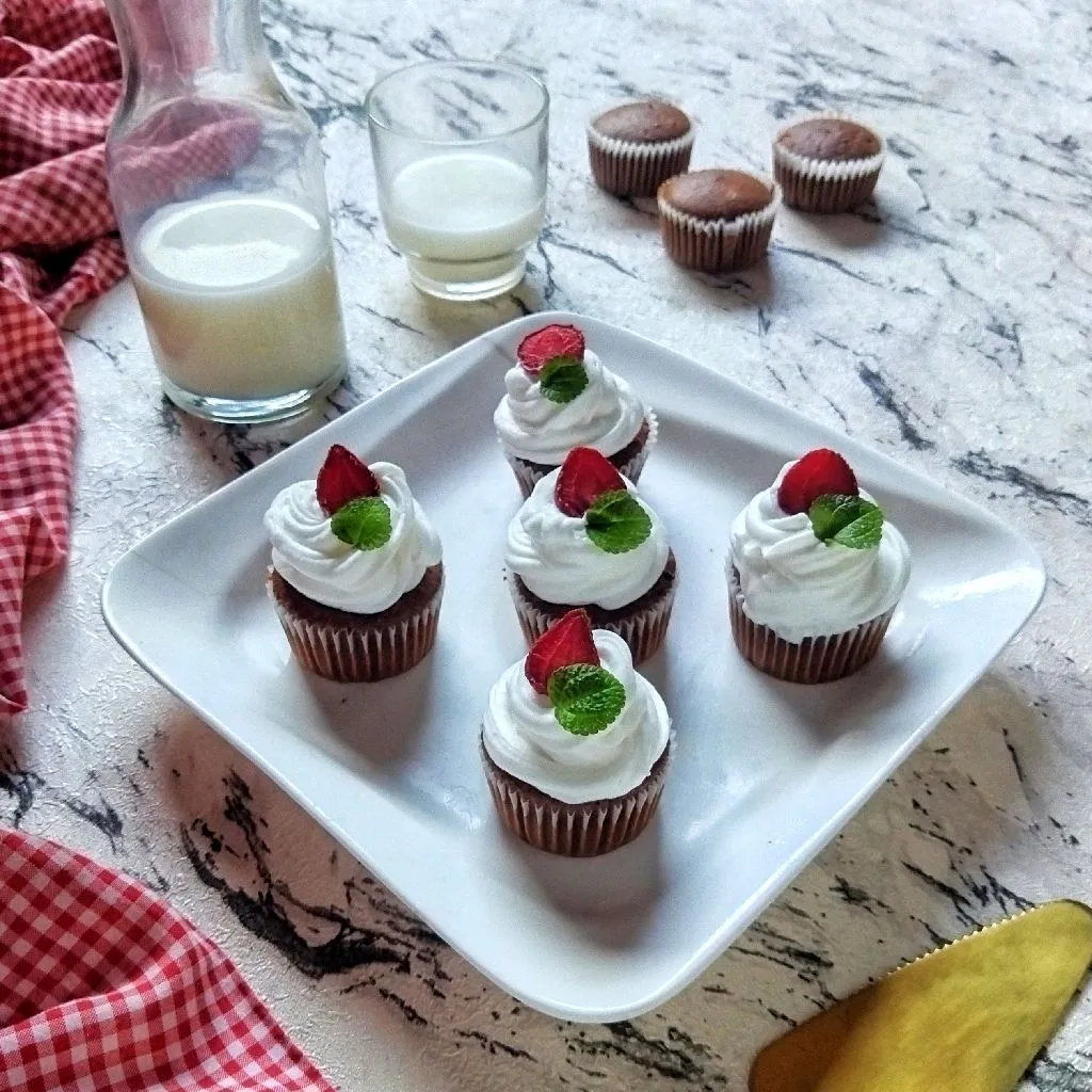 Chocolate Strawberry Cupcakes