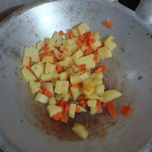 Aduk hingga semuanya rata.